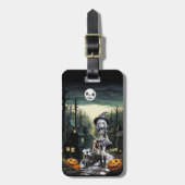 Skele-meisje en haar pup in het maanlicht bagagelabel (Voorkant verticaal)
