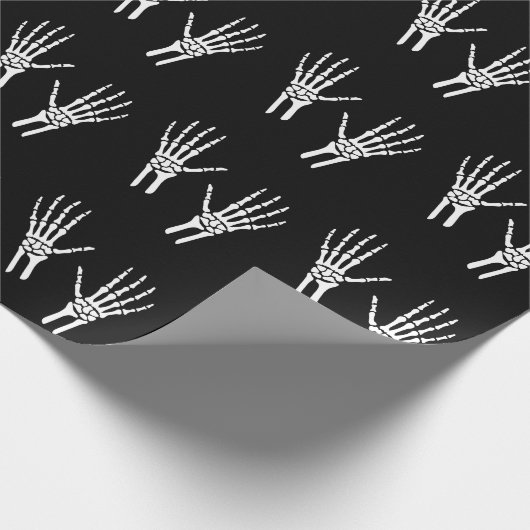 Skelet Bone Hands Pattern op Black Halloween Cadeaupapier (Hoek)
