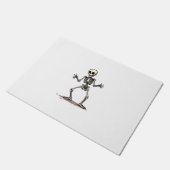 Skelet doet de Dab � Grappige Halloween dans-shirt Deurmat (Schuin)