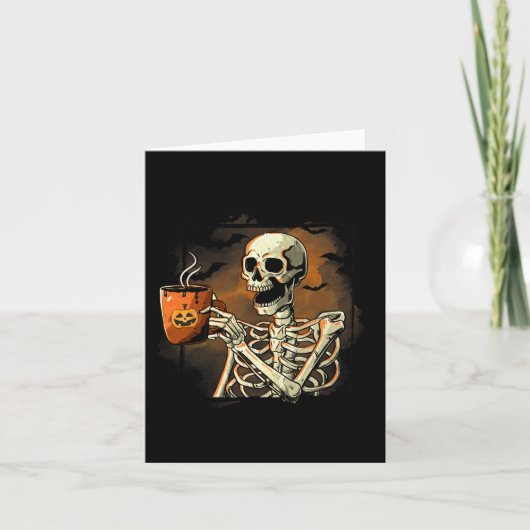 Skelet Drinkt Koffie Grappige Schedel Halloween Co Kaart (Voorkant)