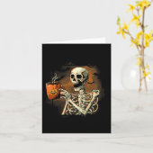 Skelet Drinkt Koffie Grappige Schedel Halloween Co Kaart (Gele Bloem)