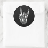 Skelet hand met rots- en rolbord ronde sticker (Tas)