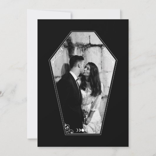 Skelet Hand Ring Gotische Bruiloft Save the Date Kaart (Achterkant)