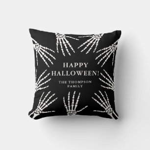 Skelet Handen Familienaam Gelukkig Halloween Zwart Kussen