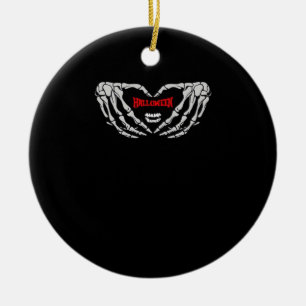 Skelet handen gevouwen in een hart. Grappig Hallow Keramisch Ornament