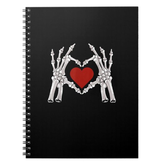 Skelet handen vormen een hart met een rood hart notitieboek (Voorkant)