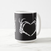 Skelet Hart Handen op een Koffiemok (Voorkant rechts)
