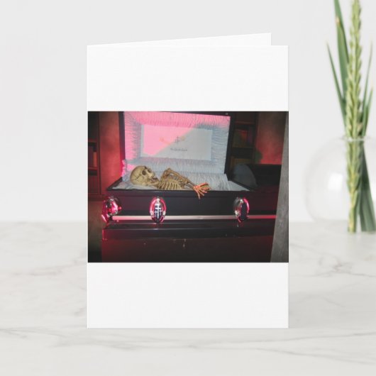 skelet in doodskist kaart (Voorkant)