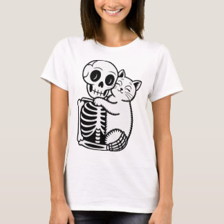 Skelet Knuffelen Een Kat T-shirt