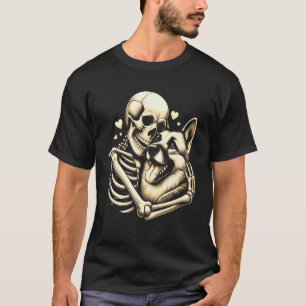 Skelet Knuffelende Hond Halloween Duitse Herdersho T-shirt