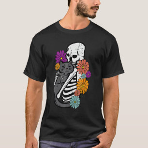 Skelet Knuffelende Zwarte Kat Bloemen Halloween Vr T-shirt