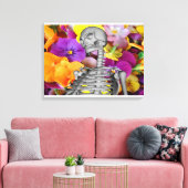 Skelet met bloemen canvas afdruk (Insitu (Woonkamer))