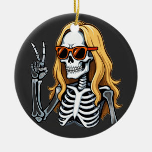 Skelet met blond haar geeft vredesteken  keramisch ornament