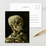 Skelet met een brandende sigaret | Van Gogh Briefkaart<br><div class="desc">De schedel van een Skelet met Burning Cigarette (1886) door de Nederlandse postimpressionist Vincent Van Gogh. Origineel schilderij is een olie op het canvas, waarschijnlijk afkomstig van de korte tijd die Van Gogh heeft doorgebracht om les te geven aan de Kunstacademie in Antwerpen. De brandende sigaret was waarschijnlijk bedoeld als...</div>