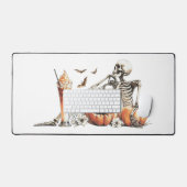 Skelet met pompoen en drink. Halloween. Bureaumat (Keyboard & Muis)