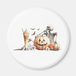 Skelet met pompoen en drink. Halloween. Magneet