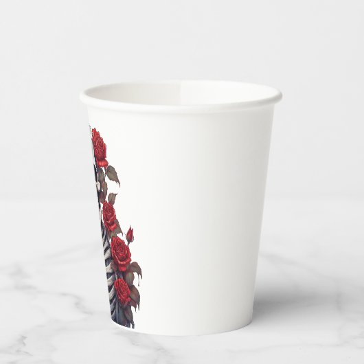 Skelet met rode rozen papieren bekers (Links)