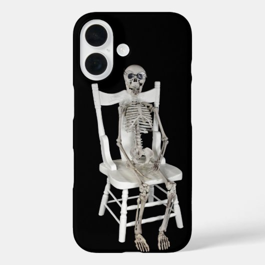 Skelet op een stoel Case-Mate iPhone case (Achterkant)