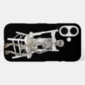 Skelet op een stoel Case-Mate iPhone case (Achterkant (horizontaal))