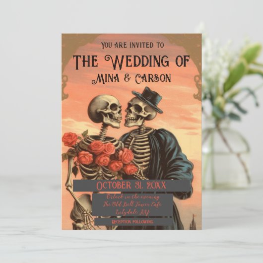 Skelet Paar Gothic Bruiloft QR Uitnodiging (Staand voorkant)