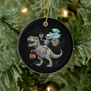 Skelet rijdend op dinosaurus T rex Halloween pompo Keramisch Ornament