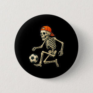 Skelet speelt voetbal Halloween voetball grafisch Ronde Button 5,7 Cm