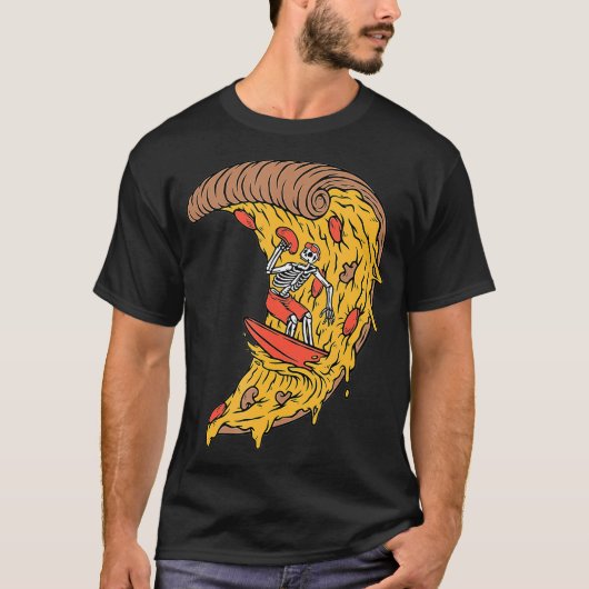 Skelet surfen op pizza - grappige pizza bezorging t-shirt (Voorkant)