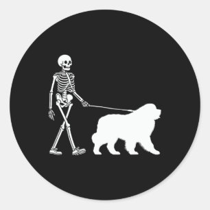 Skelet Wandelen Een Newfoundlander Hond Halloween  Ronde Sticker