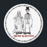 Skelet Wedding magneet<br><div class="desc">Skeleton Wedding magneet van ArtMuvz Illustratie. Bijpassende bruiloft vrijgezellenfeest, receptie, repetitie dinerkleding. OM TE PERSONALISEREN voeg jouw naam toe of voeg tekst toe in plaats daarvan. Pas deze huwelijksmagneet aan om het uniek van jou te maken of als een persoonlijk geschenk te geven. Vier uw liefde in stijl met onze...</div>