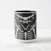 Skeletdraak door BurnsInHell Tweekleurige Koffiemok (Center)