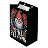 Skeletentuinkabouter met rozen en tekst medium cadeauzakje (Achterkant Gekanteld)