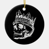 Skeletkop met een Kroon op een Keramisch Ornament (Voorkant)