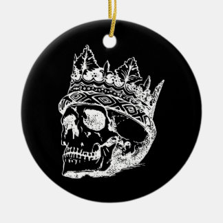 Skeletkop met een Kroon op een Keramisch Ornament