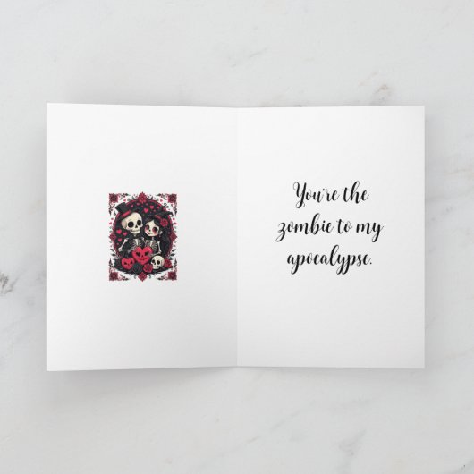 Skeletkoppel dat dol is op Halloween Kaart (Binnen)