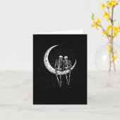 Skeletkoppel Op Maan Grappig Halloween Kostuum Voo Kaart (Gele Bloem)