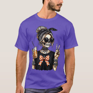 Skeletmeisje dat koffie drinkt vredesteken voor vr t-shirt