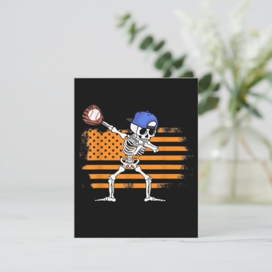 Skeleton Baseball Funny Halloween Kaart (Staand voorkant)