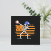Skeleton Baseball Funny Halloween Kaart (Staand voorkant)