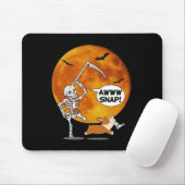 Skeleton Broken Leg Halloween Corgi Reaper Scythe Muismat (Met muis)