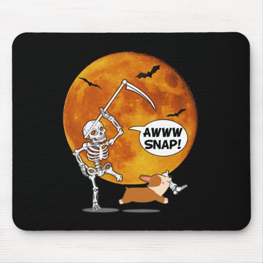 Skeleton Broken Leg Halloween Corgi Reaper Scythe Muismat (Voorkant)