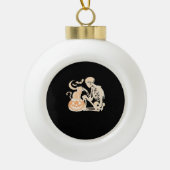 Skeleton Cat Skull kat Schattige Halloween Design Keramische Bal Ornament (Voorkant)