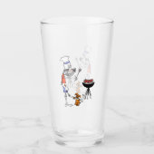 Skeleton Chef Grilling BBQ en Dog Gnawing on Bone Glas (Voorkant)