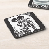 Skeleton Couple Knuffelen op een Onderzetter (Linkerzijde)