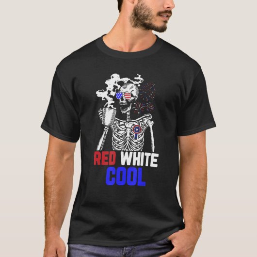 Skeleton Drinking Coffee 4th of July Cool Red And  T-shirt (Voorkant)