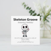 Skeleton Fun | Halloween verjaardagsfeest Feestdagenkaart (Staand voorkant)