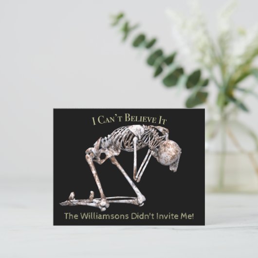 Skeleton Halloween-feest uitnodigen met bloederige Kaart (Staand voorkant)