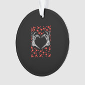 Skeleton Hand Heart Valentijnsdag Funny Classic Ornament (voorkant)
