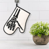 Skeleton Hand met Diamanten Ring Ovenwant