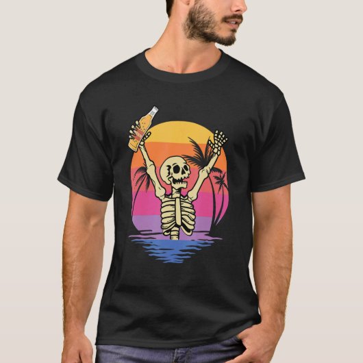 Skeleton Hands Cheers Beer met Sunset Retro Backg T-shirt (Voorkant)