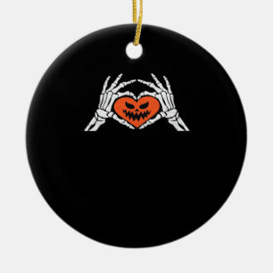 Skeleton Hands Een Spooky Halloween Heart Classic Keramisch Ornament